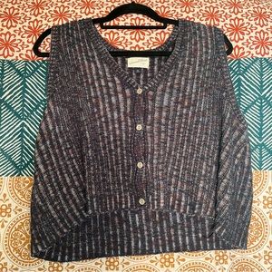 Sleeveless Knotted Crop Buttondown